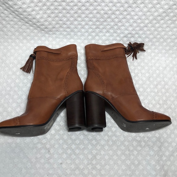 Tory Burch Huxley Booties - Picture 5 of 11